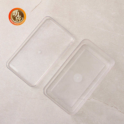 O armazenamento plástico quadrado do ANIMAL DE ESTIMAÇÃO transparente range o recipiente de alimento 660Ml plástico com tampas